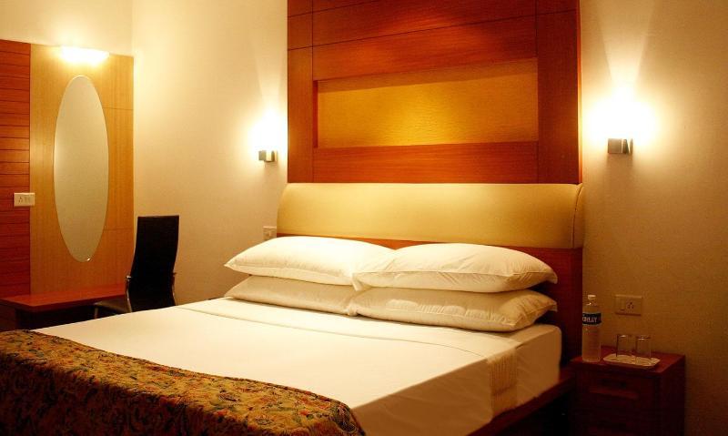Hotel Riverside Resort And Spa Kumbakonam Extérieur photo