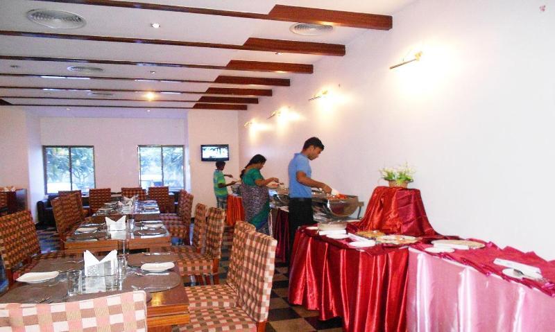 Hotel Riverside Resort And Spa Kumbakonam Extérieur photo