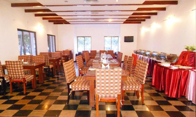 Hotel Riverside Resort And Spa Kumbakonam Extérieur photo